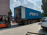 //iqrorwxhppnolm5m-static.ldycdn.com/cloud/jrBpiKrollSRikrnnnqrjo/Russia-s-Fully-Automatic-Coffee-Vacuum-Packaging-Machine-Production-Line-is-being-Shipped.jpg